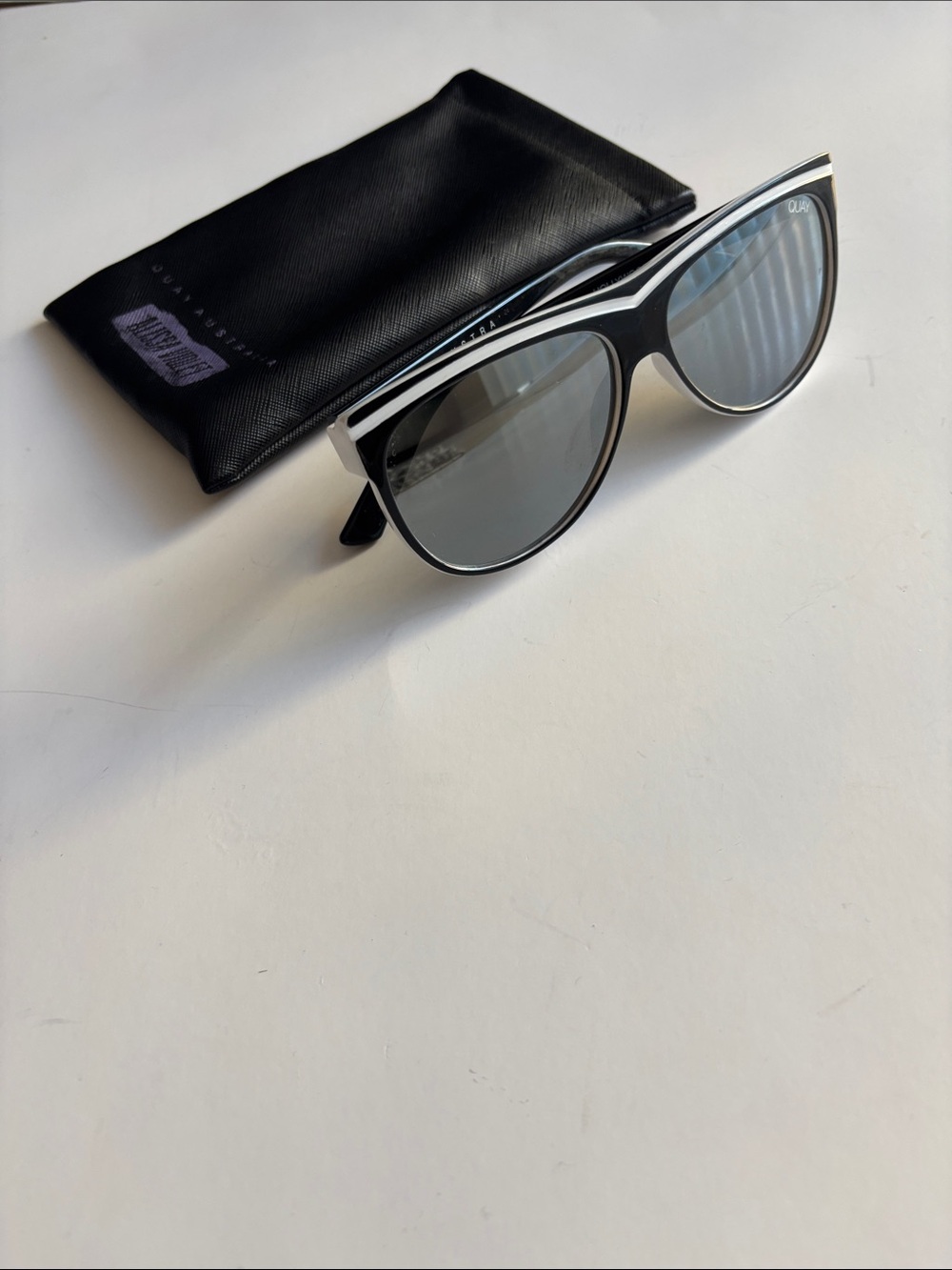 QUAY SUNGLASSES
